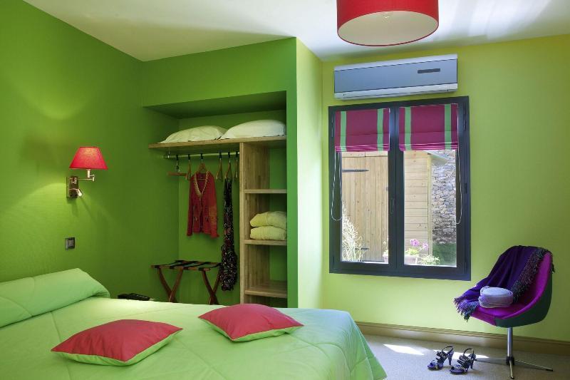 Logis Hotel O En Couleur Oucques-la-Nouvelle ภายนอก รูปภาพ