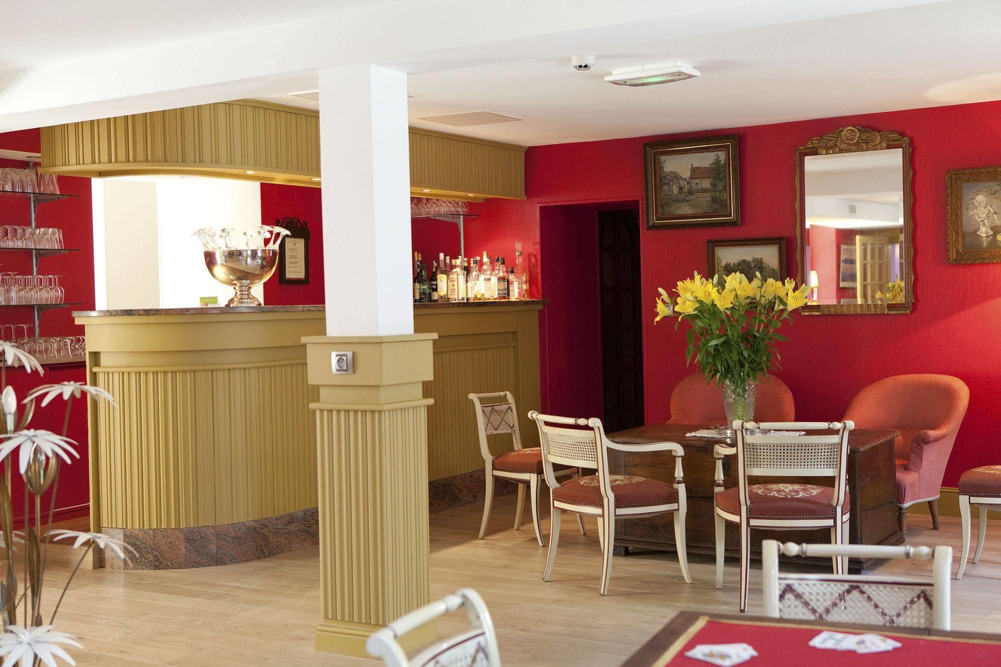 Logis Hotel O En Couleur Oucques-la-Nouvelle ภายนอก รูปภาพ