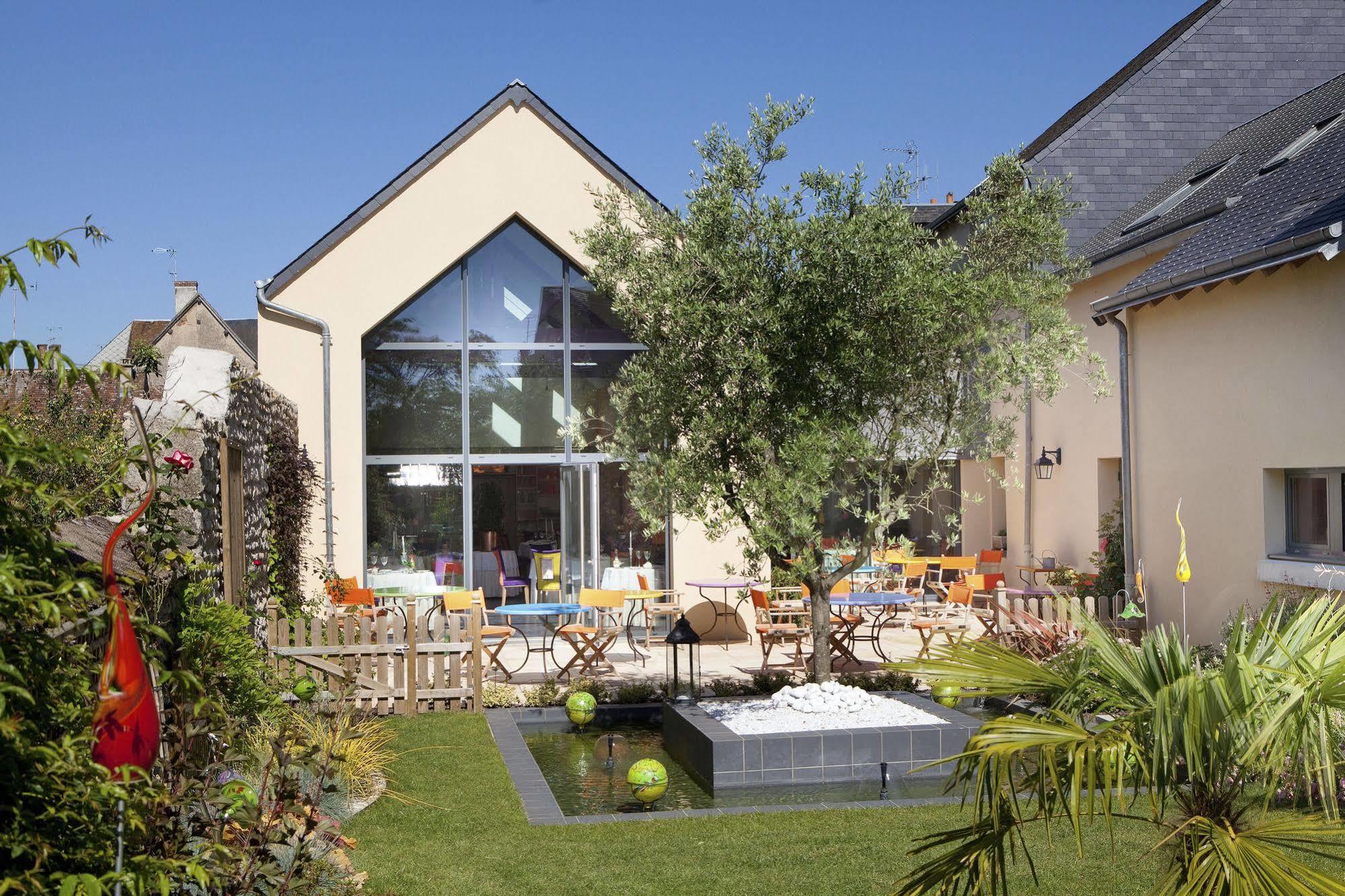 Logis Hotel O En Couleur Oucques-la-Nouvelle ภายนอก รูปภาพ